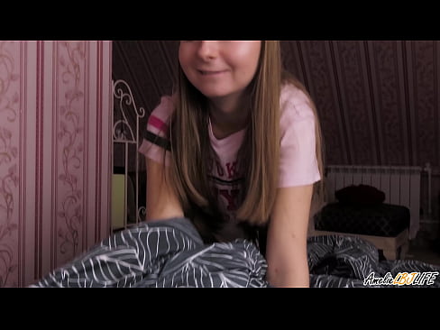 ❤️ Blondie БФФ-и худро амиқ мехӯрад ва дар даҳони худ кончатро мегирад ☑  Секс  дар мо ☑